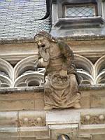 Blois, Chateau, Aile Louis XII, Gargouille, Marchande de fruits (1)